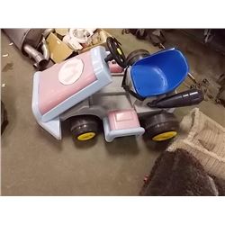 CHILD'S MARIO KART - ELECTRIC GO CART - RETAIL ESTIMATE OVER $200