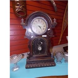 VINTAGE STYLE ORNATE MANTEL CHIME CLOCK