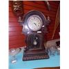 Image 1 : VINTAGE STYLE ORNATE MANTEL CHIME CLOCK