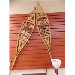 SNOW SHOES - EXCELLENT CONDITION