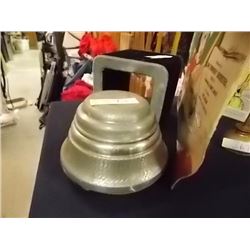 VINTAGE METAL TRINKET BOX - MUSICAL