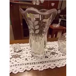 HEAVY LEADED CRYSTAL VASE