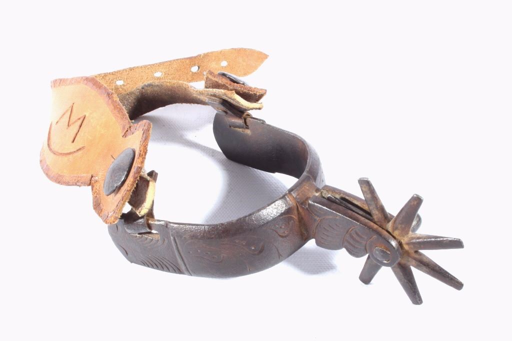 Custom Rooster Head Etched Chasing Spurs