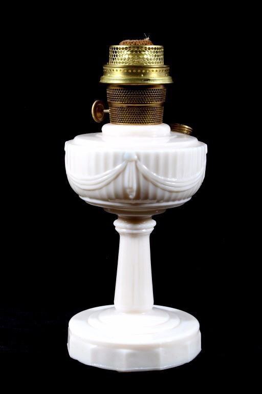 Aladdin Alacite Lincoln Drape Oil Lamp 1940's