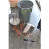 Image 1 : PAIL OF METAL GUTTER PARTS