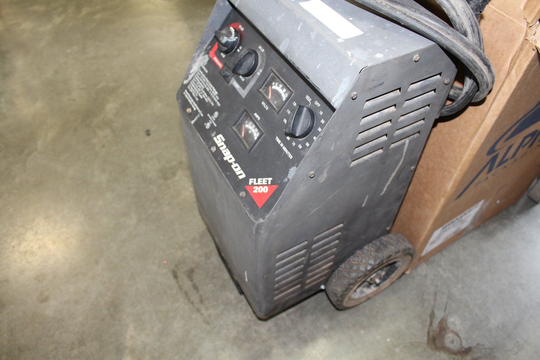 Snap on battery booster pack Clearance