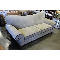 MODERN UPHOLSTERED SOFA
