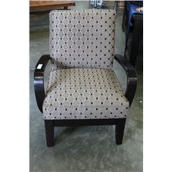 MODERN BLACK FRAMED UPHOLSTERED LIVING ROOM CHAIR