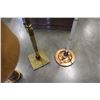 Image 2 : 2 FLOOR LAMPS AND TABLE LAMP