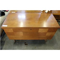 MID CENTURY MODERH BLANKET BOX