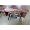 Image 1 : ANTIQUE SINGER SEWING MACHINE IN CABINET