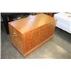Image 1 : LARGE OAK STORAGE TRUNK