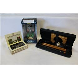 LOT OF GOLF PARAPENILIA OFFICE PUTTER ETC