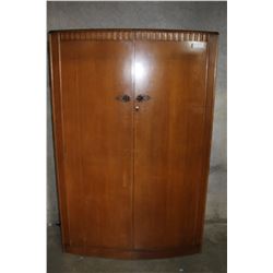 ANTIQUE OAK 2-DOOR WARDROBE