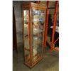 Image 2 : ILLUMINATED GLASS DISPLAY CASE