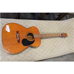 ACOUSTIC GUITAR AS IS