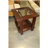 Image 2 : GLASSTOP ENDTABLE