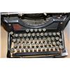 Image 2 : ANTIQUE UNDERWOOOD TYPWRITER