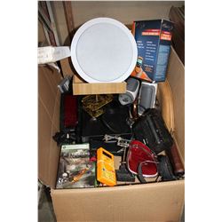 BOX OF ELECTRONICS TWO LED LAMPS AND BLINDS