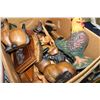 Image 2 : LOT OF WOOD FIGURES