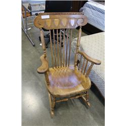 VINTAGE CARVED ROCKER