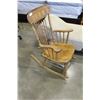 Image 2 : VINTAGE CARVED ROCKER