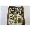 Image 2 : LOT OF VINTAGE KEYS LOCKS AND HARDWARE