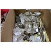 Image 2 : LOT OF DRESSER BOXES SALT AND PEPPER AND NAPKIN RINGS