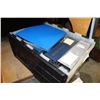 Image 2 : TOTE OF SPORTS CARDS IN BINDERS