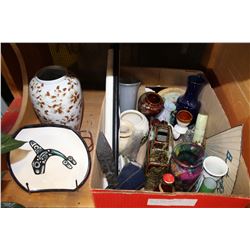 BOX OF VASES AND NATIVE PAINTED PLATE