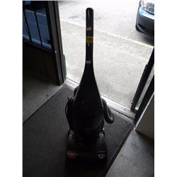 BISSEL 12AMP UPRIGHT VAC