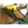 Image 1 : DEWALT ROOFING NAILER