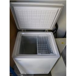 SMALL WHITE DANBY WORKING CHEST FREEZER