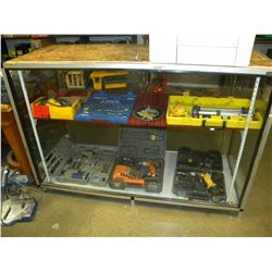 SHOWCASE (CONTENTS NOT INCLUDED)
