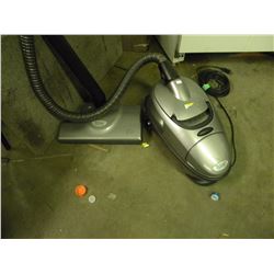 TRI STAR VACUUM