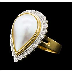 0.40 ctw Diamond and Mabe Pearl Ring - 14KT Yellow Gold