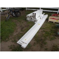 Qty of white plastic fence