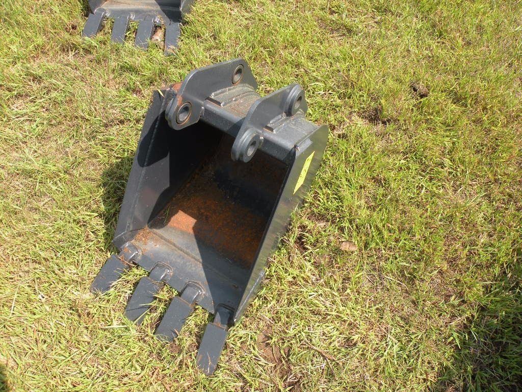 16" Bobcat backhoe bucket
