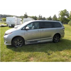 2016 Toyota Sienna van w/Braunabilityhandicap conversion  SN#-5TDXK3DC6GS761718