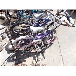 CHILD'S BIKE