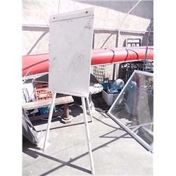 LARGE WOOD EASEL