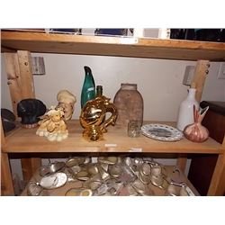 SHELF COLLECTABLE ORNAMENTS