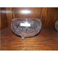 PIN WHEEL CRYSTAL BOWL WITH FEET