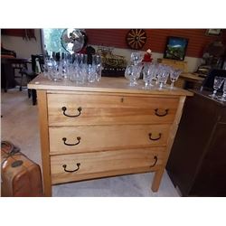 VINTAGE OAK DRESSER - 3 DRAWER - LOCKABLE - NO KEYS