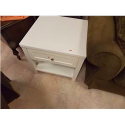 WHITE SIDE TABLE - 1 DRAWER