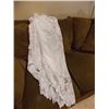 Image 1 : LACE TABLE CLOTH