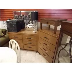 RETRO DRESSERS - 4 DRAWER & 6 DRAWER WITH MIRROR 2 DRESSERS - 1 MONEY
