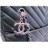 Image 9 : Authentic Chanel Quilted Green Lambskin Shoulder Shopping Tote
