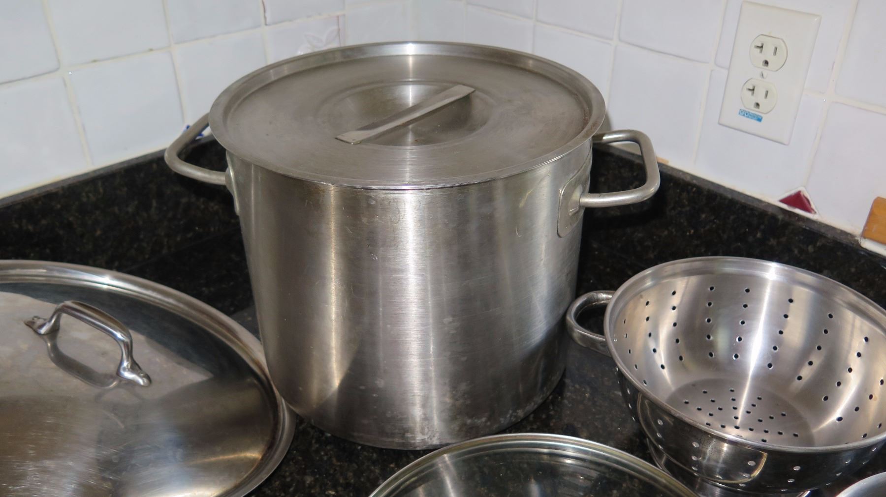 Stainless Stock Pot, Colander, and Cookware with Lids