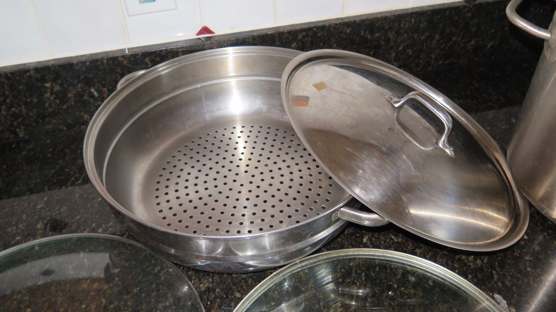 Stainless Stock Pot, Colander, and Cookware with Lids